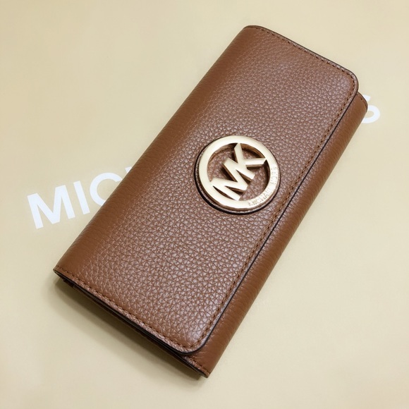 Michael Kors Handbags - 🌈 NWT Michael Kors Fulton FLap Continental Wallet